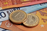 Walking on thin ice – Eurozone crisis knocking at the door. Again