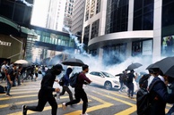 Sanctions war around Hong Kong – who will be the winner?