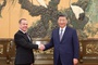 Medvedev meets with Xi in Beijing